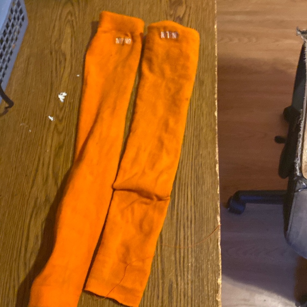 Orange scrunchie sleeves